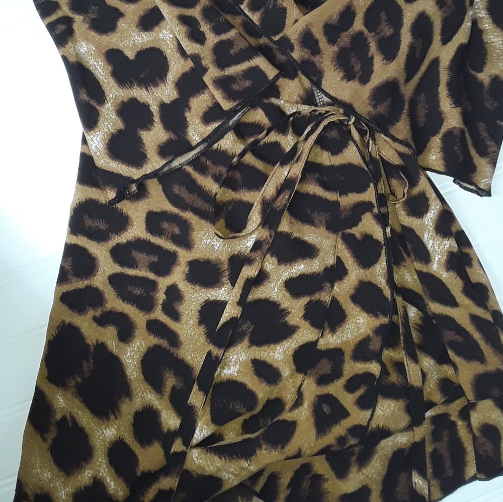 Dress - Picture 8 of 8